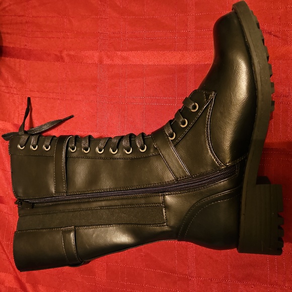 Combat Boots - Picture 2 of 4